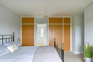 Principal bedroom- click for photo gallery